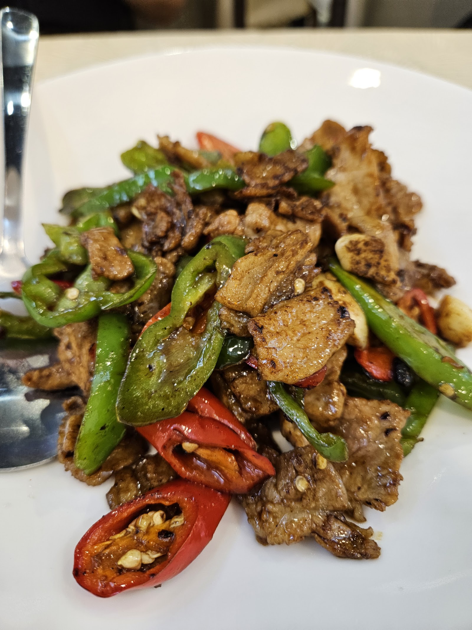 铁板葱爆牛肉 Stir-fried Beef Slices With Scallions